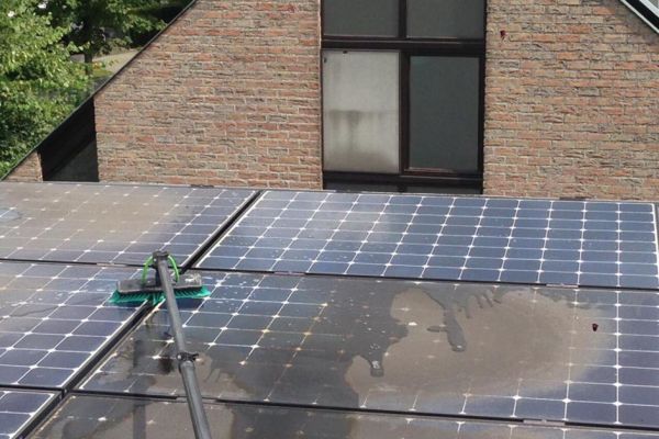 sdkcleaning-detailcleaining-zonnepanelen-39F4730B9-1076-1E69-3267-4C28FDC369F7.jpg