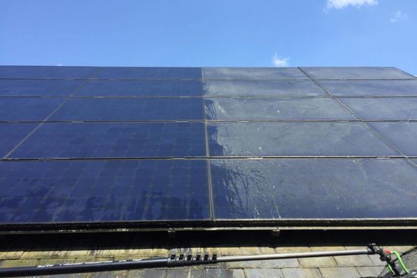 sdkcleaning-detailcleaining-zonnepanelen-6E613CABA-85BF-8D69-19AE-33BE3E36C831.jpg